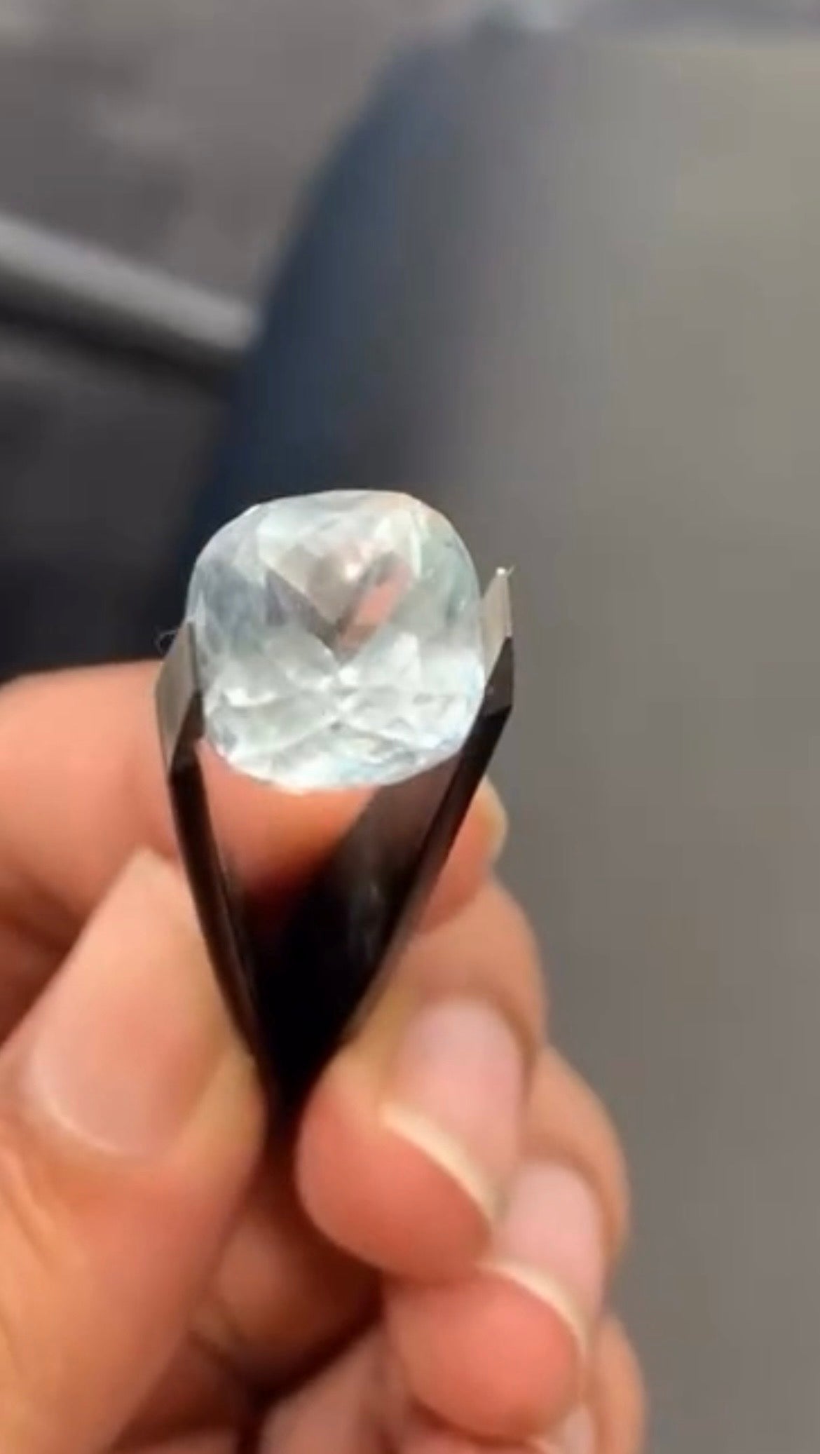Aquamarine in perfect circle — calm, clarity, and endless flow 💎